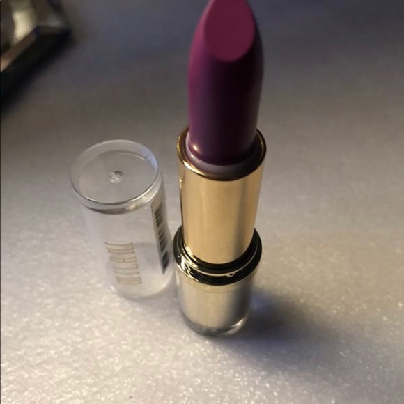Lipstick - Picture 4 of 16